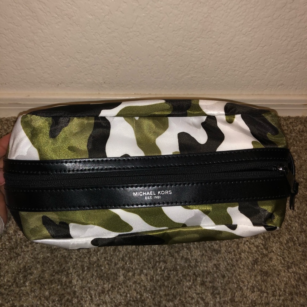 Michael Kors bag / makeup bag